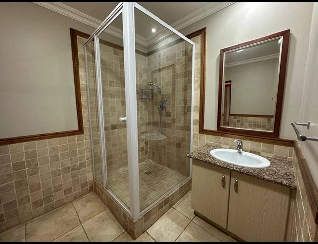 2 BEDROOM PROPERTY TO RENT IN NEWLANDS